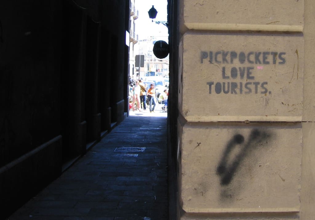 Pickpockets love tourist